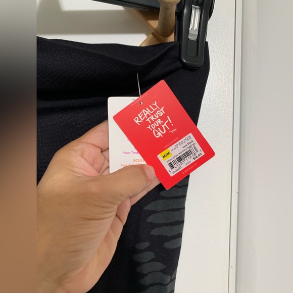 Spanx Leggings Aztec Stripes Seamless Leggings - Picture 6 of 7